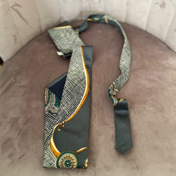 Christian Armand next tie | - Picture 4 of 4